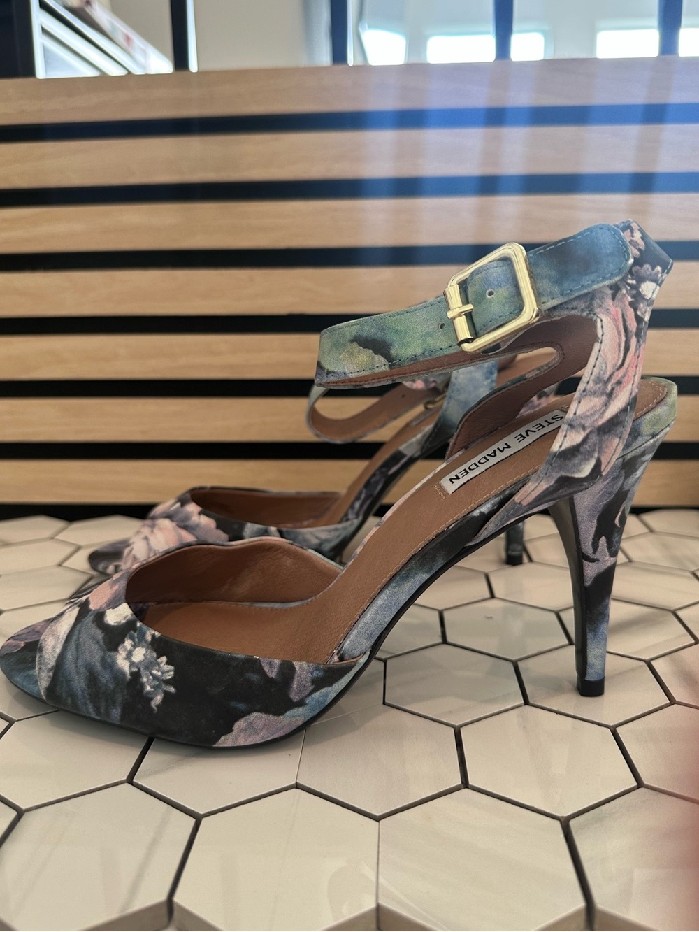 🆕 Floral Ankle Strap Sandals 🌸🌺🪻